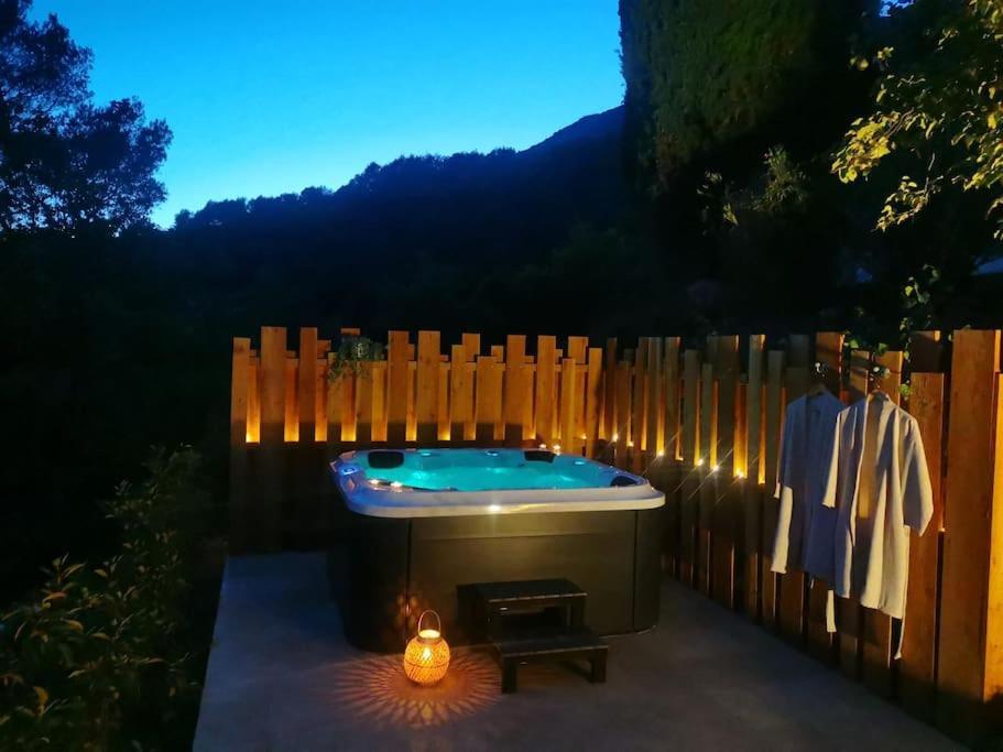 Maison A La Campagne Avec Spa Et Piscine Tourrettes-sur-Loup Εξωτερικό φωτογραφία